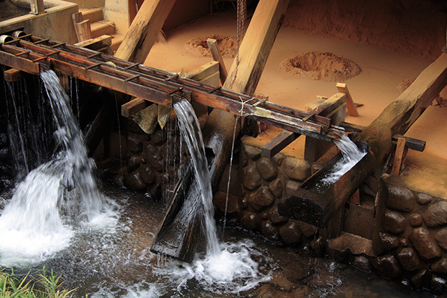 大分県庁　小鹿田焼