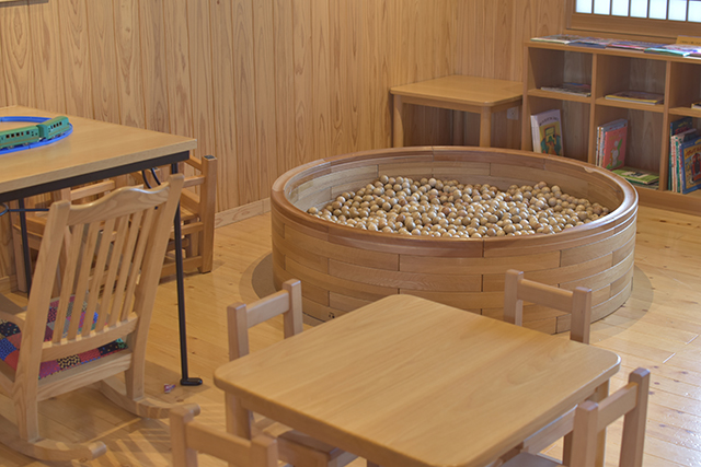 豊後森機関庫ミュージアム 『木のプール』