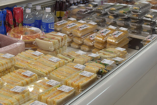 日出 鈴木養鶏場 シュークリーム