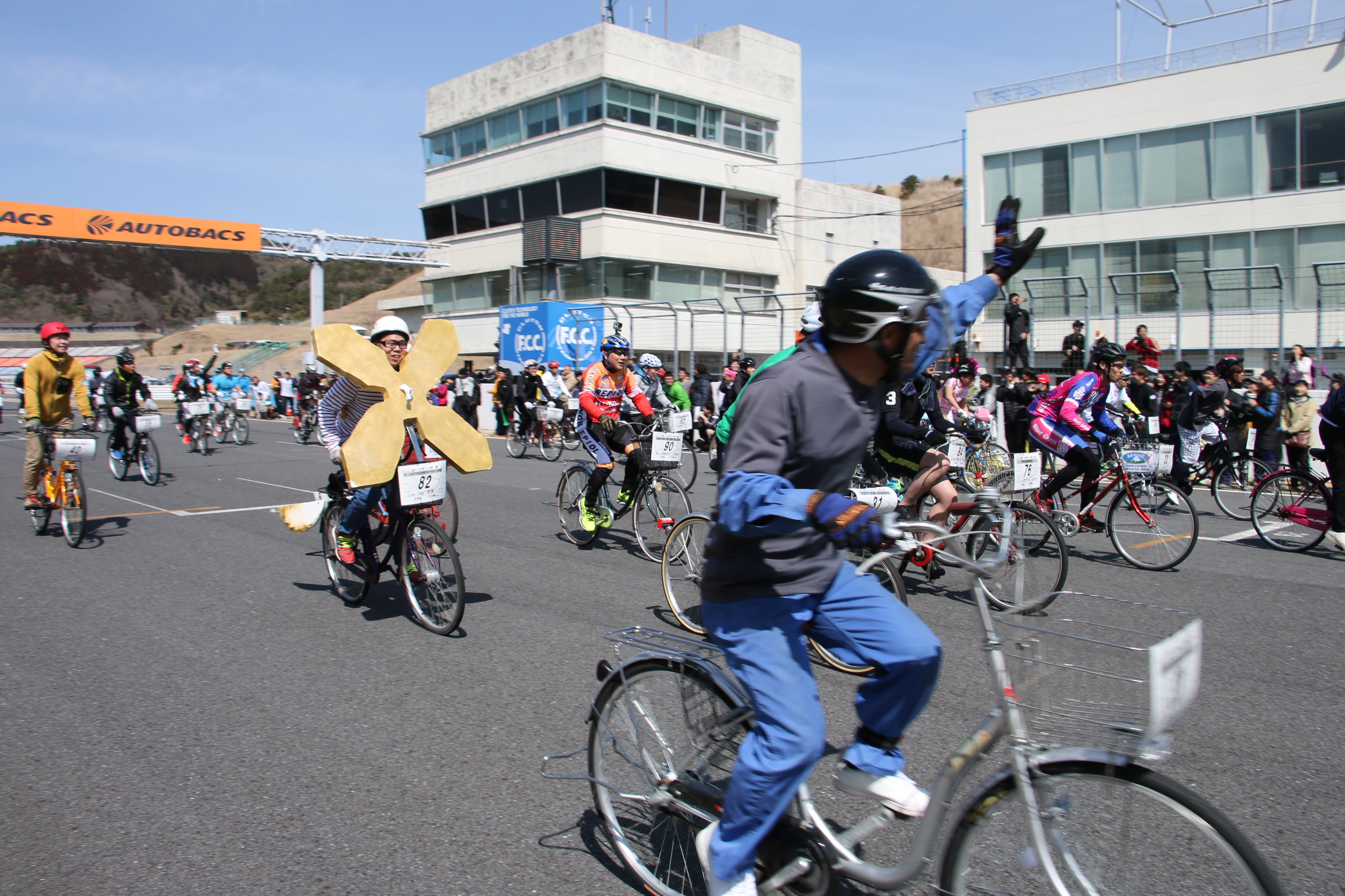 今年は、サーキットでレースデビュー!