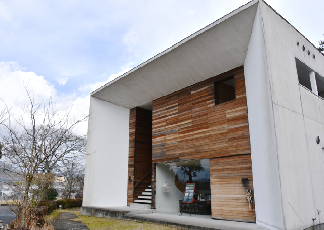 cafe & bar えんじ