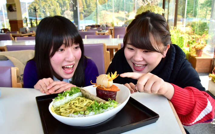 レストラン　コリーヌ 直川ダムカレーラーメン