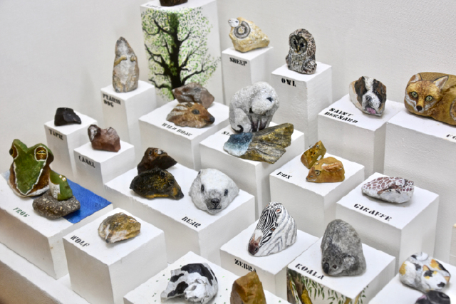 日出 石ころたちの動物園