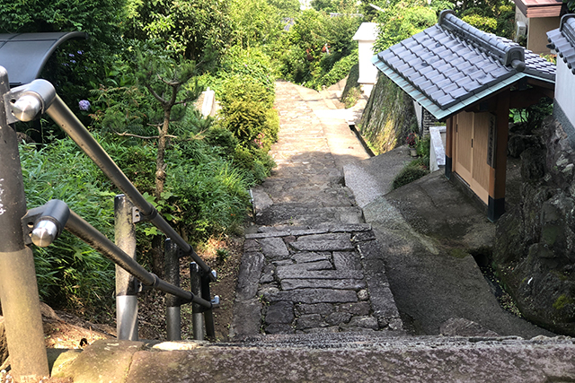 鬼滅の刃の聖地が別府に！-八幡竈門神社- 石段
