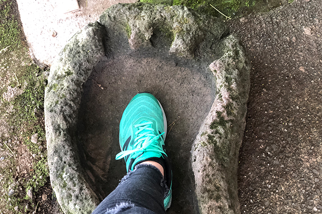 鬼滅の刃の聖地が別府に！-八幡竈門神社- 石草履