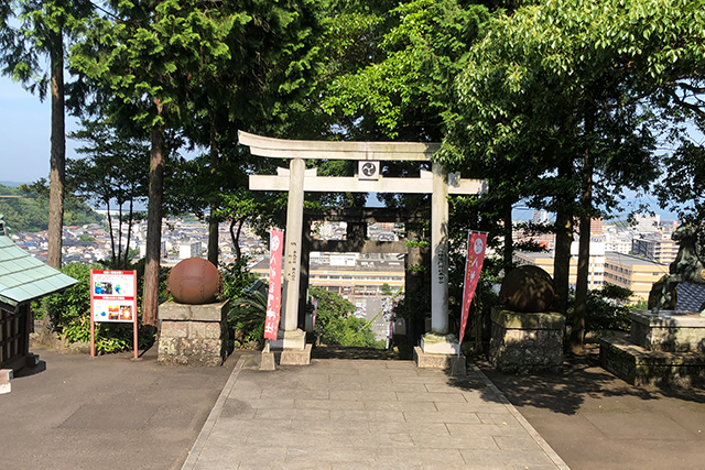 鬼滅の刃の聖地が別府に！-八幡竈門神社- 石段