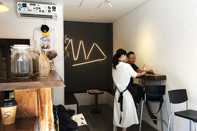 1969's coffee stand　店内