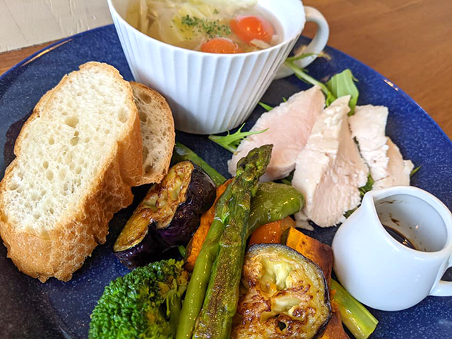 街のワクワクをつくる拠点「STAY+CAFE ENTO」