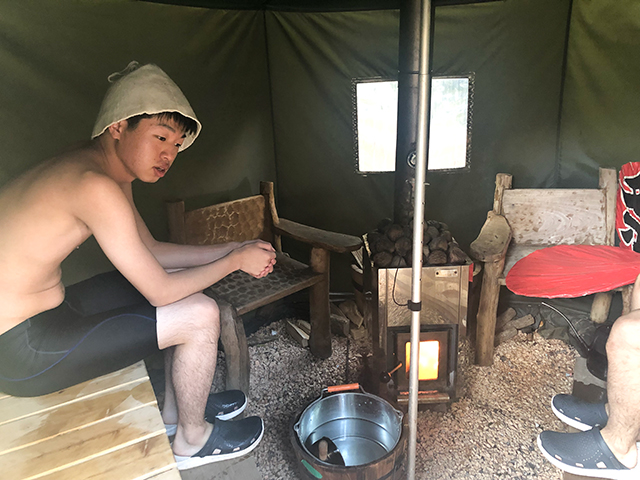 世界初!? 水中鍾乳洞の水風呂にダイブするサウナ体験♨