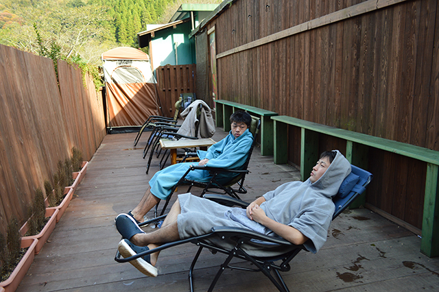 世界初!? 水中鍾乳洞の水風呂にダイブするサウナ体験♨