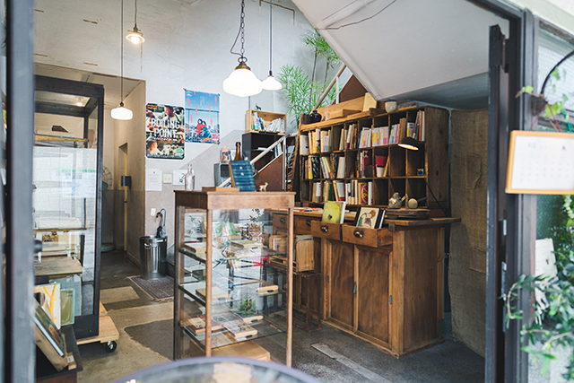 大分市 カモシカ書店