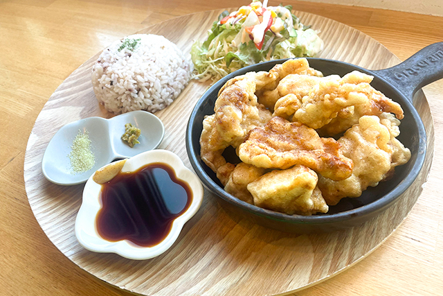 ゆふいんブランチ 湯布院千家 大分名物とり天プレート