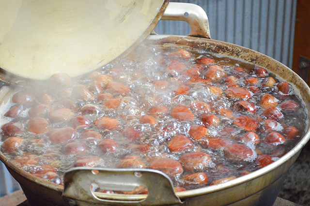 佐伯市宇目の栗を味わう期間限定スイーツ「唄げんか焼」