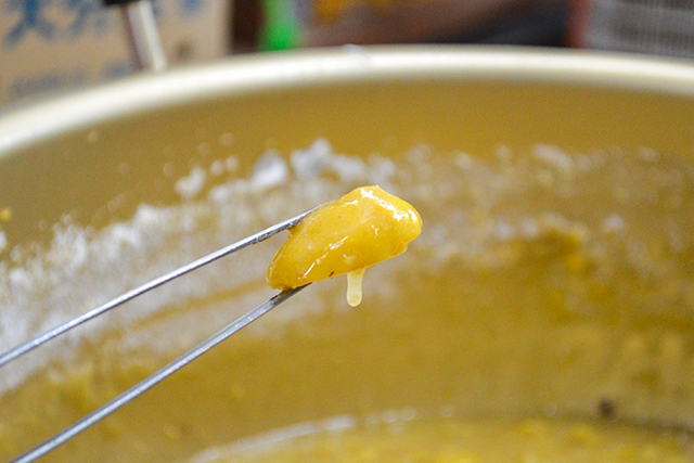 佐伯市宇目の栗を味わう期間限定スイーツ「唄げんか焼」