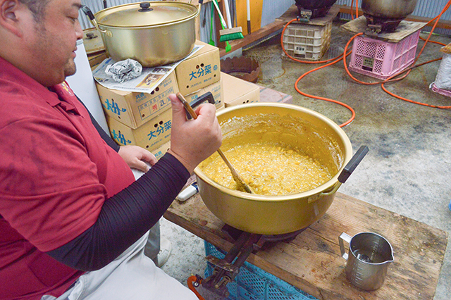 佐伯市宇目の栗を味わう期間限定スイーツ「唄げんか焼」