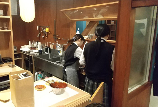 高校生と大人と地域の未来を結ぶ café + community KIISA