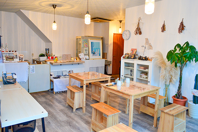 にゃんともかわいいスープカレー店♥ 保護猫カレー屋299(にくきゅう)