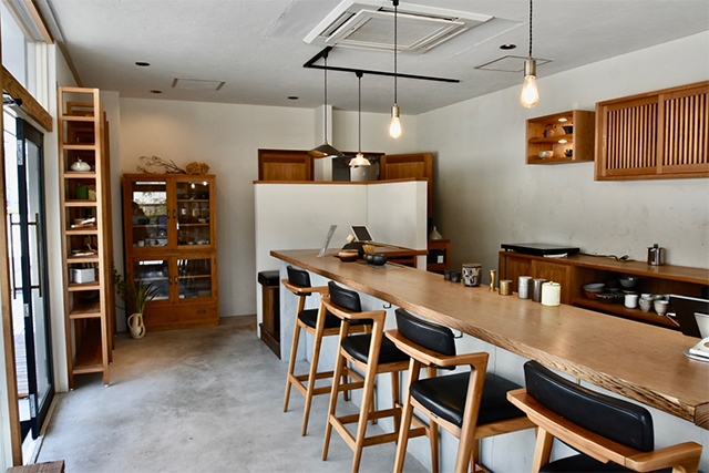 お茶っていいな。を届けたい！世代を超えて、お茶のある優しい暮らしを未来へ“つなぐ”日本茶カフェ。「つなぐ茶屋」