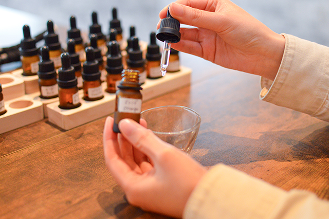 湯布院で自分だけのアロマを調香しよう　purifywith.