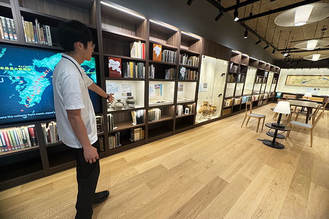 別府市立図書館