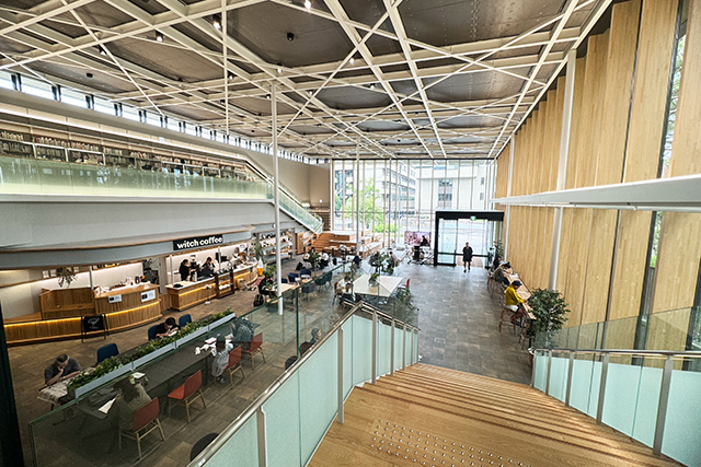 別府市立図書館