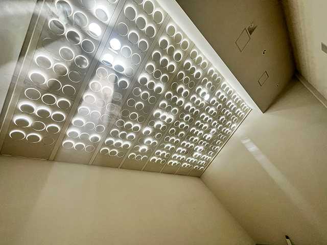今日はどんな作品＝景色に出合える？ 豊後高田市「不均質な自然と人の美術館」へ