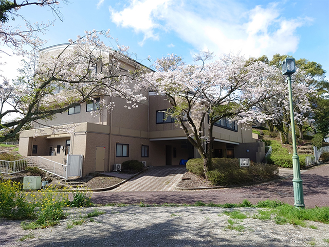 株式会社クラウン