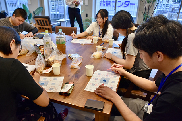 学生と企業をつなぐ新しい場所“BOND BASE” 〜自分らしい生き方を探そう!