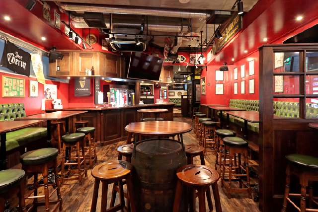 IRISH PUB THE HIVE 店内