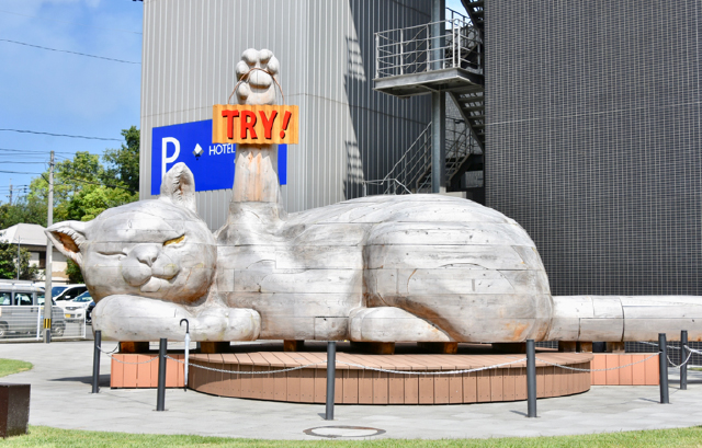 ラグビーワールドカップ2019 シティドレッシング 巨大寝ころび招き猫・福猫ふくにゃん