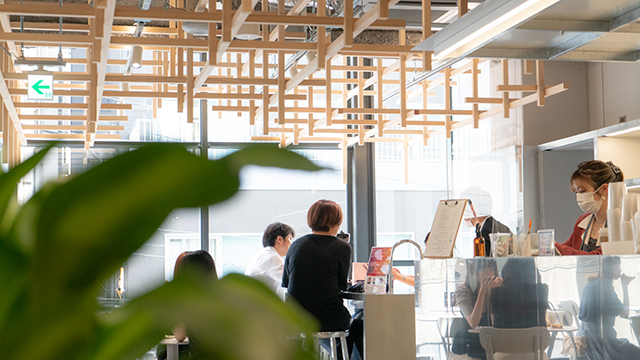 天神 カフェ＆コミュニティスペース「dot.（ドット）」 