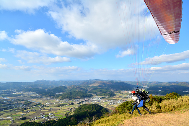 鳥のように大空へ！パラグライダーで憧れの空旅