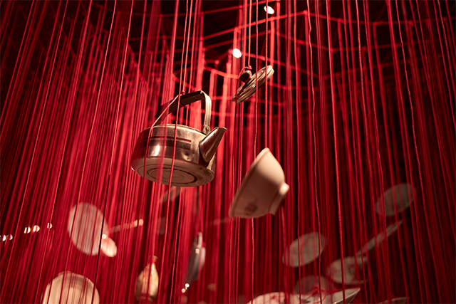 塩田千春展　巡る記憶