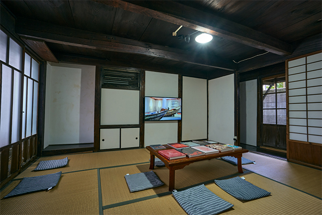 塩田千春展　巡る記憶