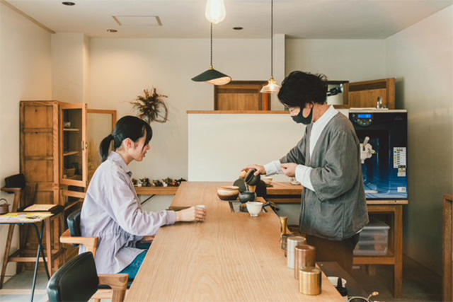 お茶っていいな。を届けたい!世代を超えて、お茶のある優しい暮らしを未来へ“つなぐ”日本茶カフェ。「つなぐ茶屋」